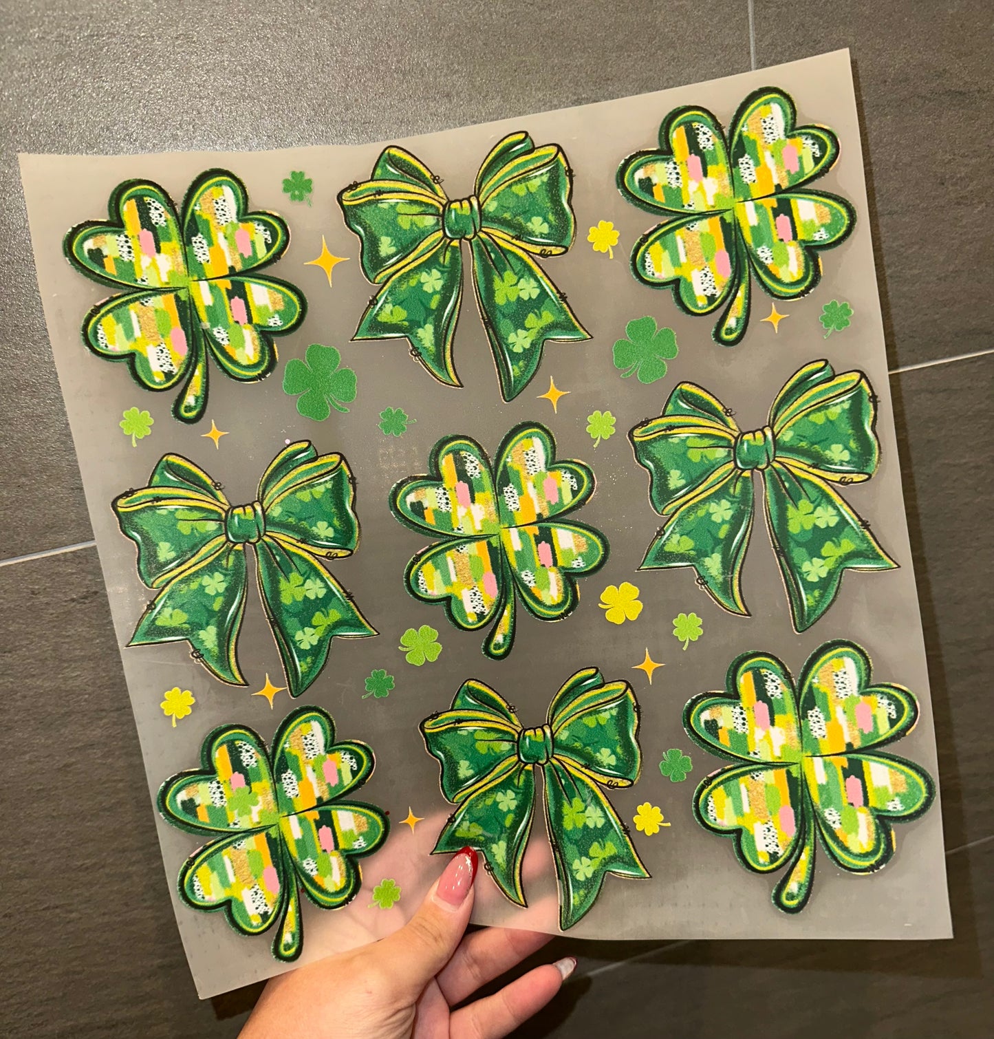 Green Clover & Bows