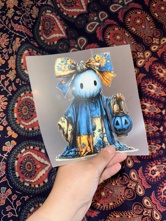 Ghost w/ Bow (Youth)